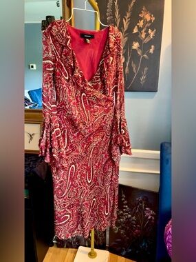 Express Vintage Red Paisley flowy Sleeve faux wrap Midi Dress
